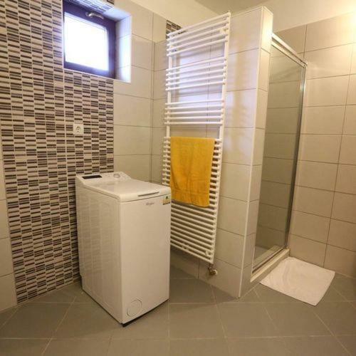 Tiszavirag Vendeghaz Villa Tiszabábolna Buitenkant foto